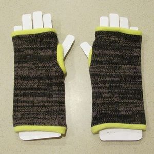 Wrist length texting gloves